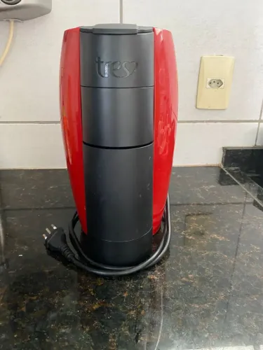 Vende-se Cafeiteira Tres Coraçoes + capsula de caputino