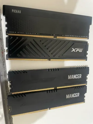 Duas Memoria ram 8 gigas cada