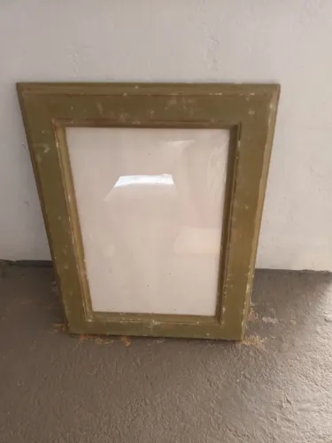 Moldura madeira verde vintage 30 x 39cm