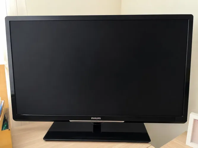 TV Philips LCD em Excelente Estado