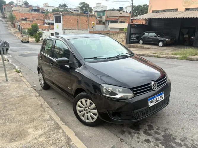 Volkswagen Fox 1.0 MI Total Flex 8V 5P 2011