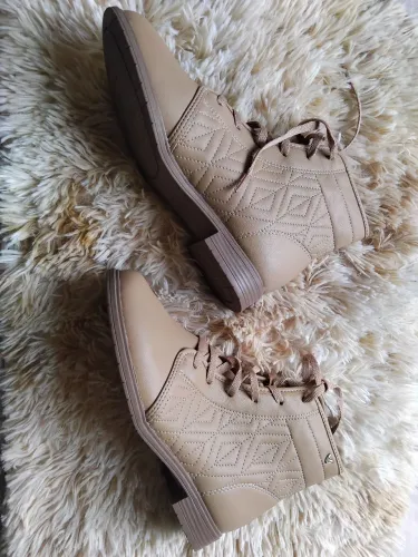 Vende-se bota
