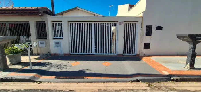 Venda de Casas / Padrão na cidade de Cosmópolis