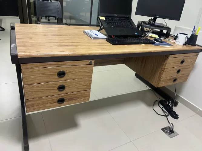 Mesa para escritório