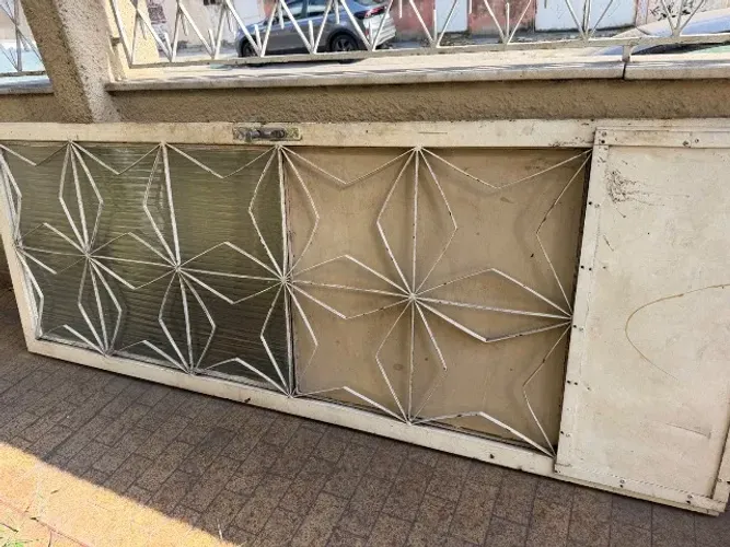 Porta ferro maciço