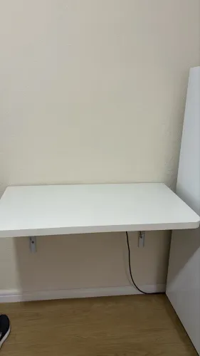 Escrivaninha suspensa
