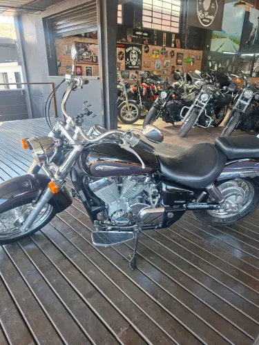HONDA SHADOW 750