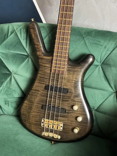 Baixo Warwick Corvette