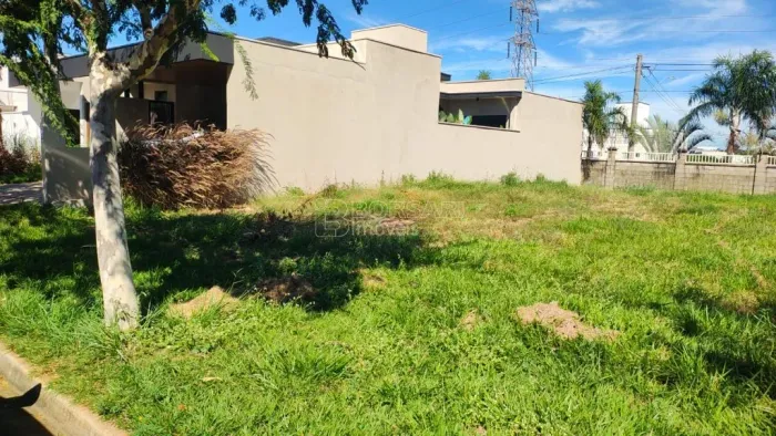 Venda de Terreno / Condomínio na cidade de Araraquara
