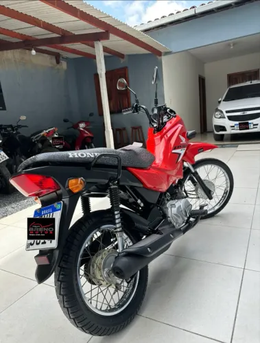 Pop 110 2025 bem conservada