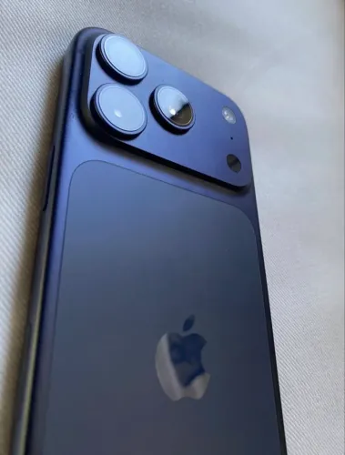 iPhone 17 Pro Max Azul 256GB - Só Venda- Apenas 4 Semanas de Uso (Impecável!)