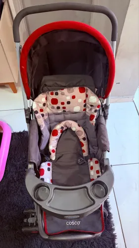 Carrinho e bebê conforto Cosco
