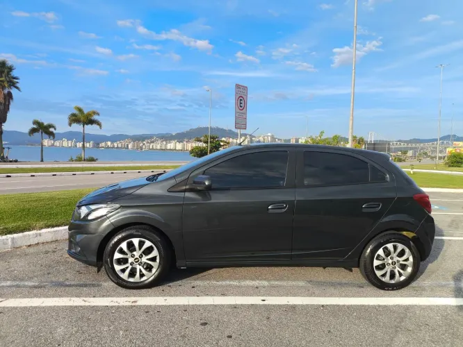 Chevrolet Onix Hatch LT 1.4 8V Flex Mec. 4P 2018