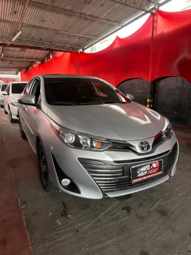 Yaris Sed 2019 Automático teto solar 1 mil entrada Aércio veículos