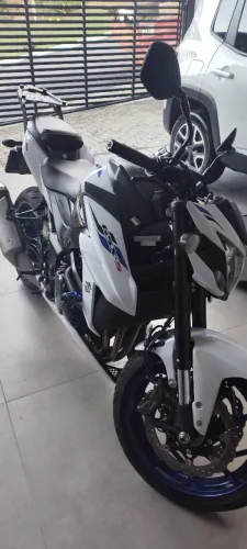 SUSUKI GSX S 750