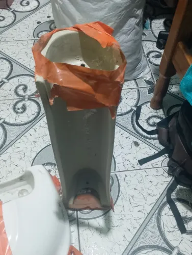 Pia de louça branca com coluna para banheiro nova 