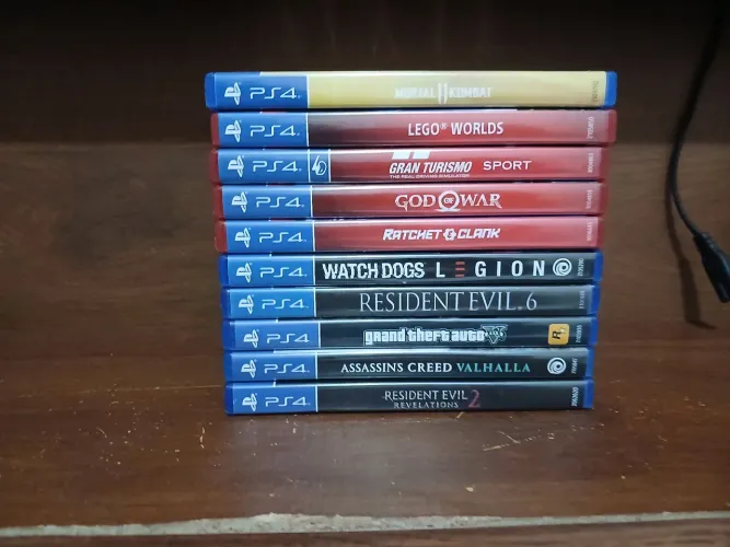 Jogos PS4 usados e semi novos por 730(vendo separadamente)