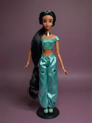 Boneca Jasmine 40cm que canta 