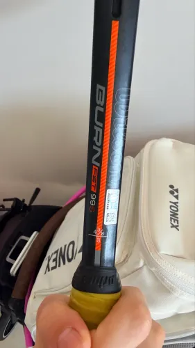 Raquete de Tênis Wilson Burn FST 99S