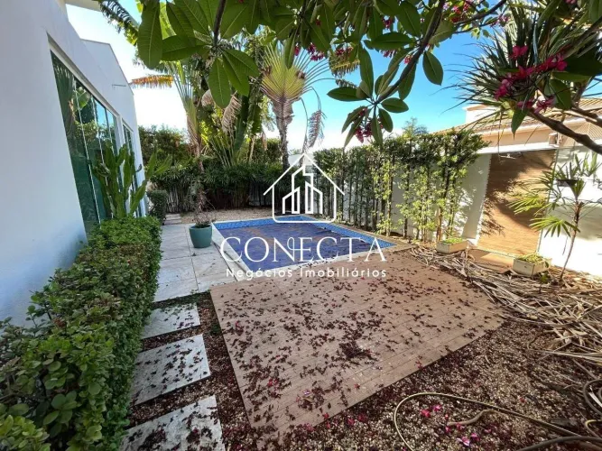 Casa de alto padrão em condomínio fechado disponível para locação - Uberlândia/MG
