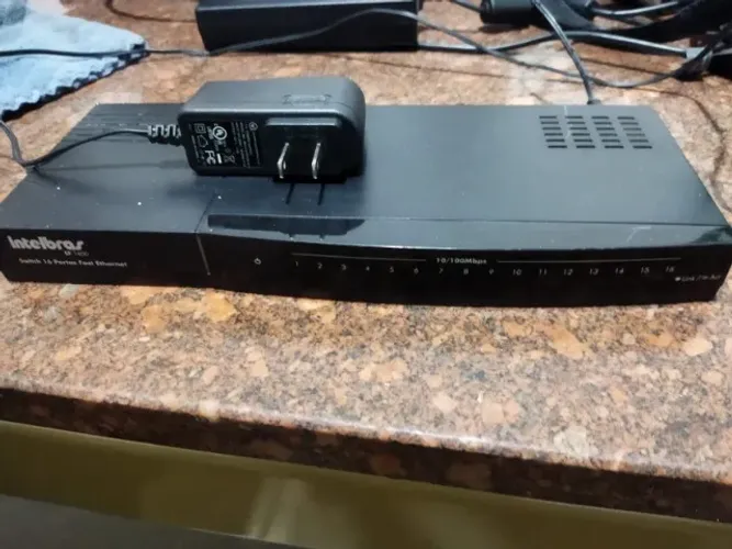 Switch Intelbras SF 1600 - 16 Portas Fast Ethernet (no estado)