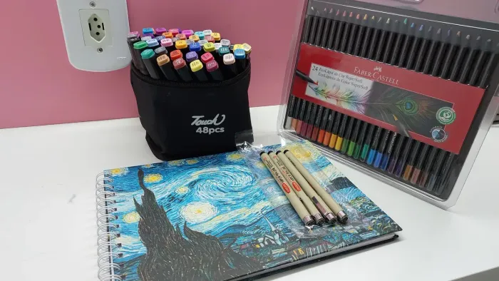 Kit Completo de Materiais de Desenho (seminovos)