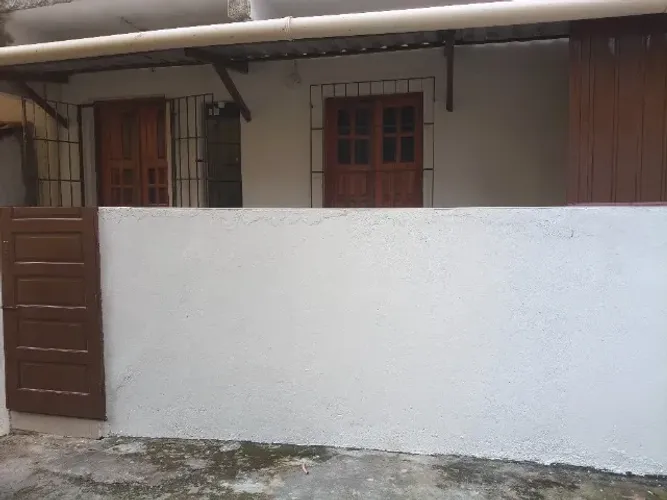 Casa de 1 quarto, sala, cozinha, banheiro e área de serviço em piatã.