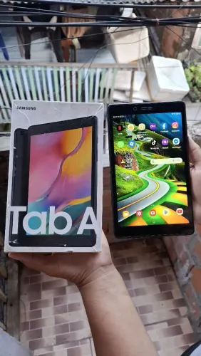 Tab A Tablet Da Samsung Ótimo estado Pega chip e tem 32Gbs