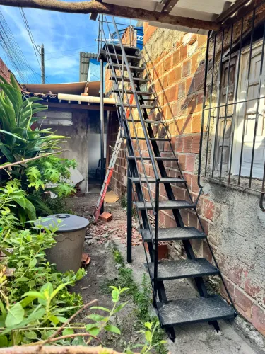 Escadas de ferro Instação imediata 
