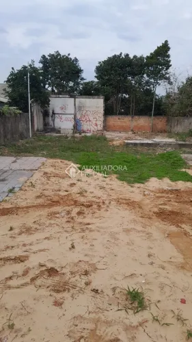 Terreno no bairro Carianos