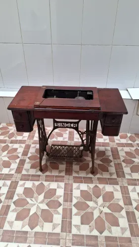 Máquina de costura Singer relíquia 