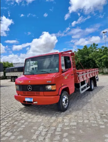 Mercedes Benz 2009 (Entrada + Parcelas)