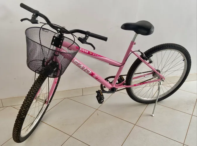 Bicicleta Rosa Aro 26 com Cesta
