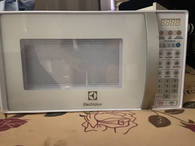 Vendo microondas novo