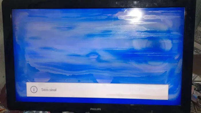TV PHILIPS TELA COM MANCHAS ATE ELA ESQUENTAR FUNCIONA NORMAL