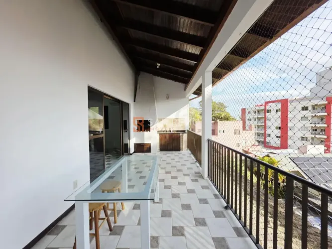 Centro | Casa 6 quartos, sendo 1 suite
