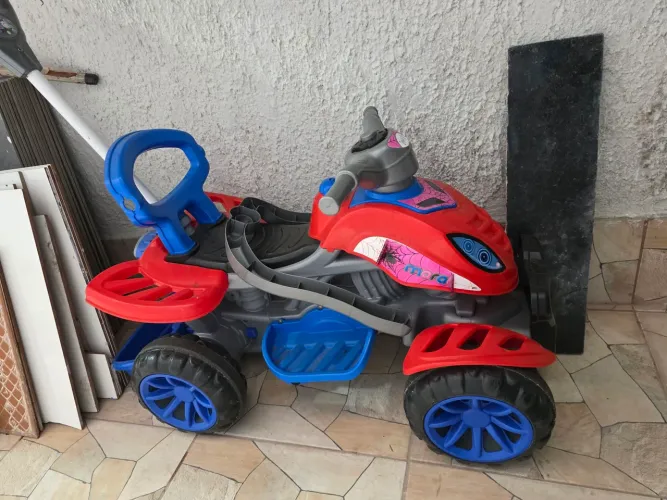 Quadriciclo infantil Maral