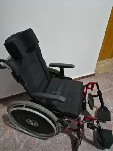 Cadeira de Rodas Reclinável - Excelente Estado