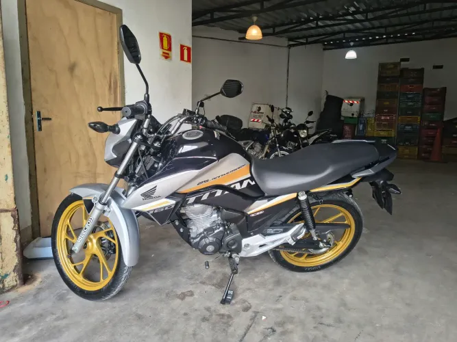 Honda CG TITAN ANIVERSÁRIO 25TH 