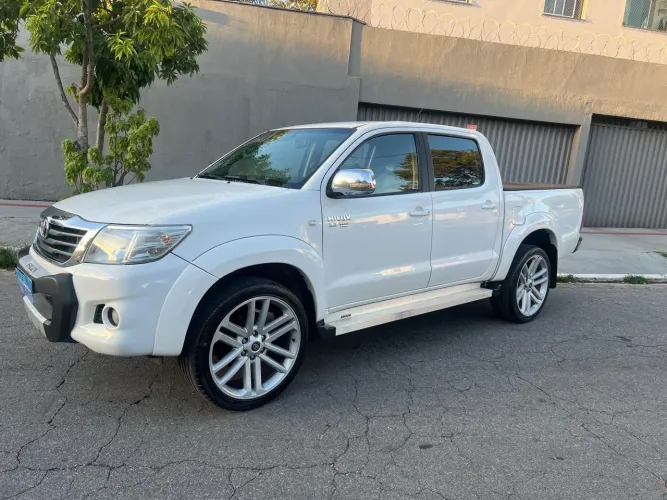 Toyota Hilux CD SR 4X2 2.7 16v/2.7 Flex Aut. 2015