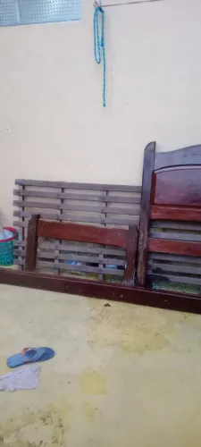 Cama de solteiro madeira de lei