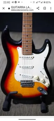 Guitarra Lausanne Strato