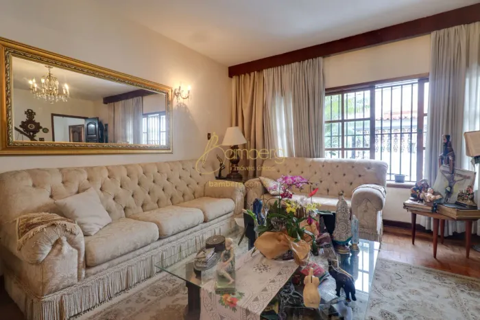 Casa sólida para modernizar, 400m2 Terreno e edícula !!