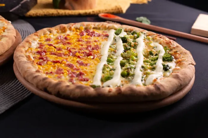 Pizzaiolo com experiência / ou auxiliar e atendente