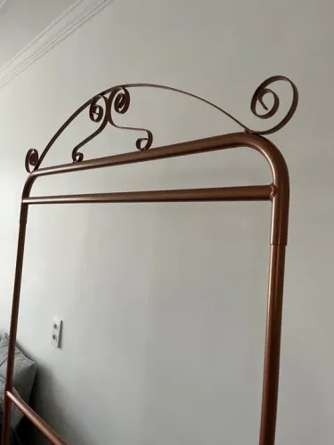 Venda ou troca Arara Chão Retro Desfile 2 Níveis Vintage 1,20m Rosé Gold 