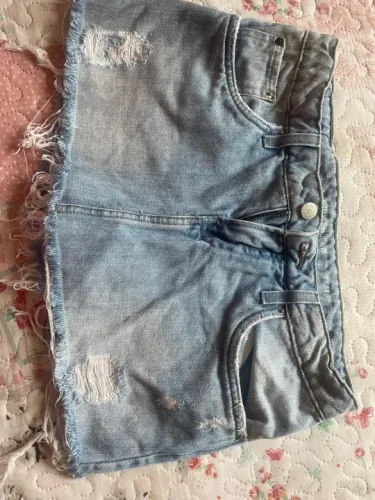 Shorts Jeans Calvin Klein - Tamanho 16