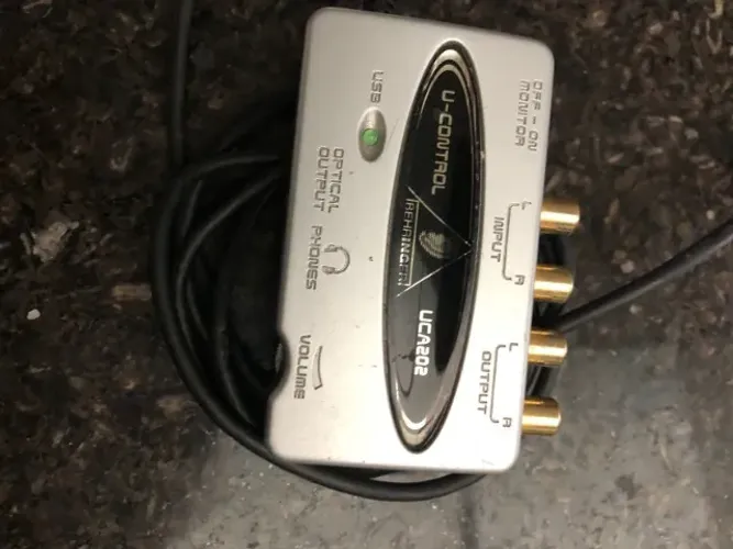 Interface de audio UCA 202
