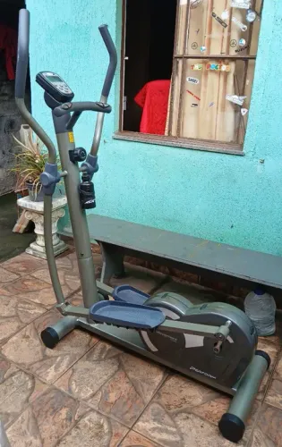 Elíptico Magnético Moviment E3 - Profissional (Rolamento) - Super Conservado