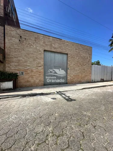 Galpão à venda, 240.00 m² no bairro MONTE ALEGRE, CAMBORIU - SC