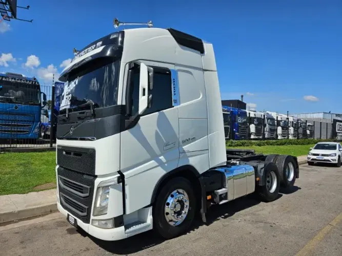 Volvo FH 500 6x2 Globetrotter Teto Alto Aut Ano 21 susp mola Roda de Alumínio Dianteira